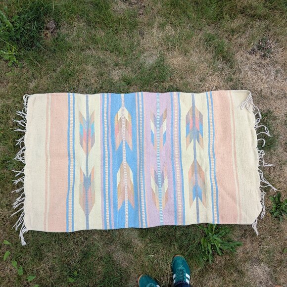 Vintage Southwestern pastel coloured small area rug - Picture 6 of 8